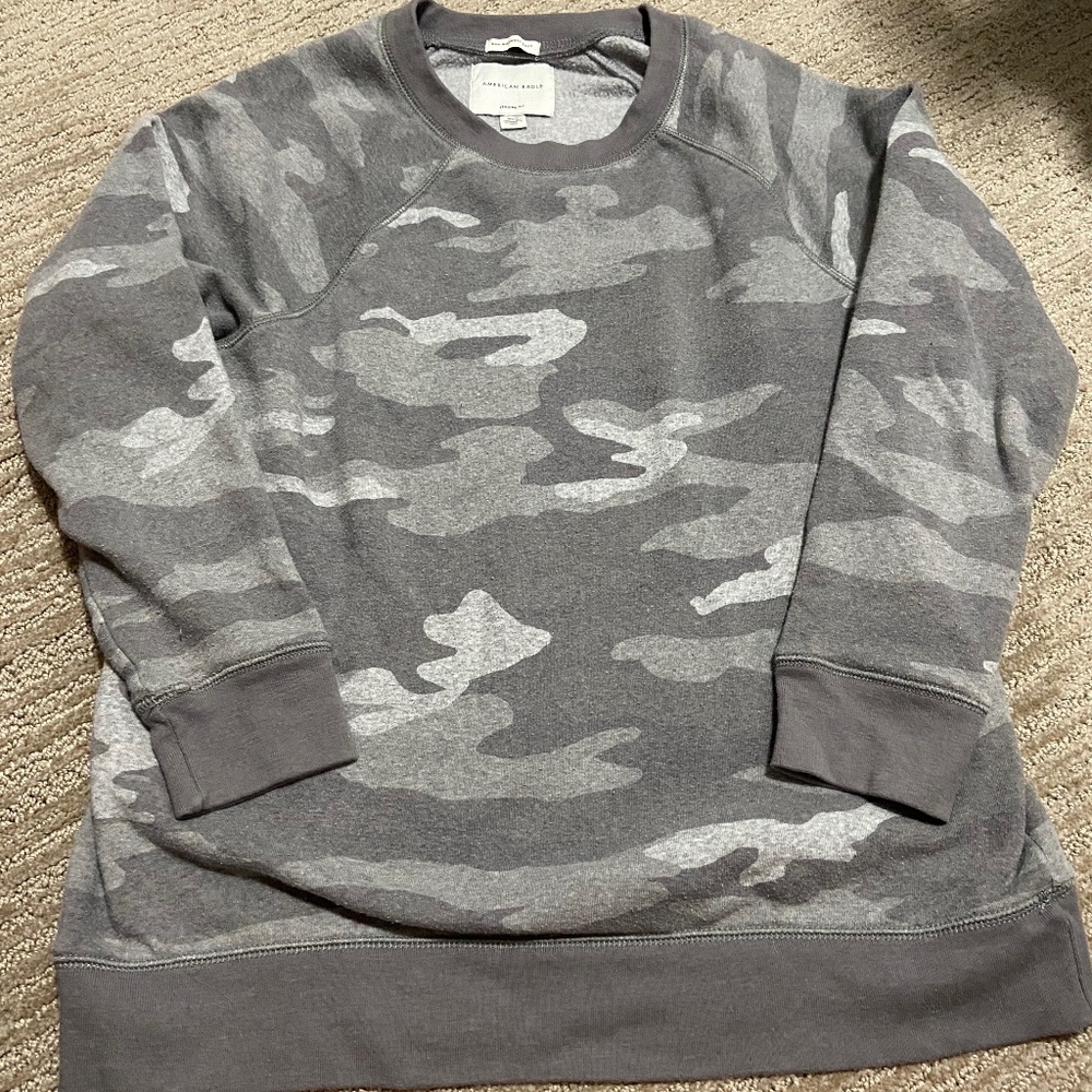 American Eagle Camo crewneck sweatshirt